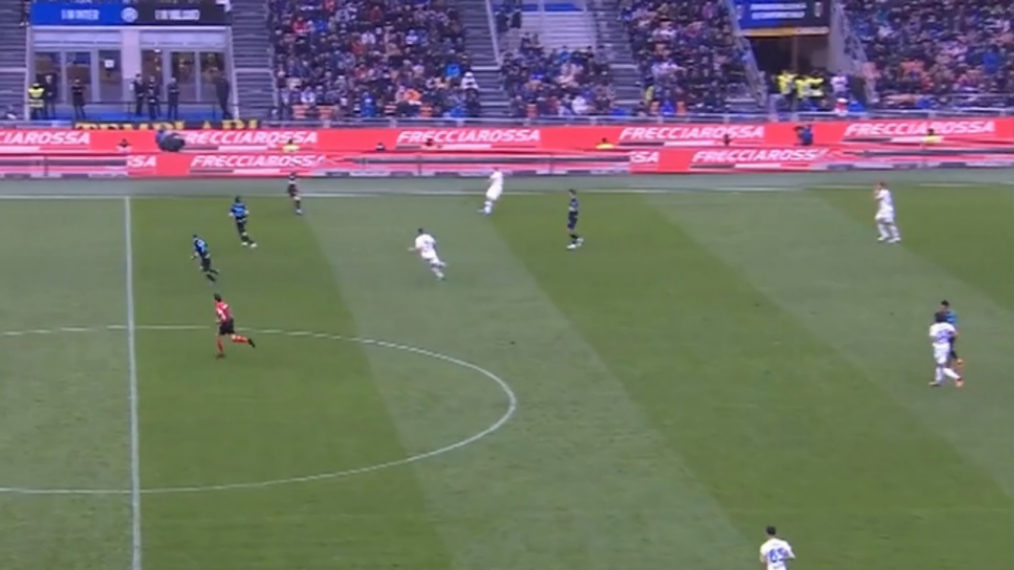  国际米兰主场力克劲旅稳固榜首位置