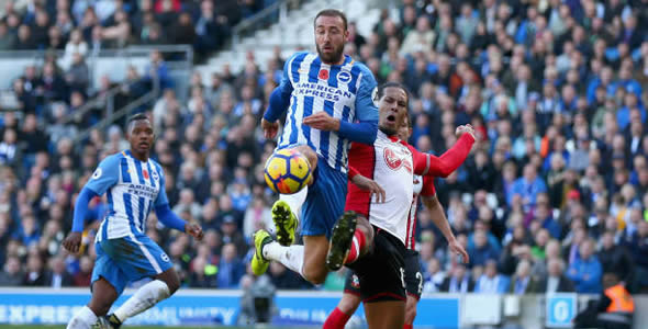  布莱顿快速反击奏效，海鸥军团客场险胜狼队